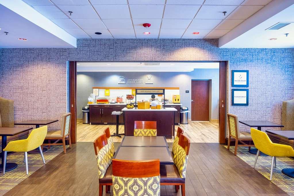 Hampton Inn Haverhill Restoran fotoğraf